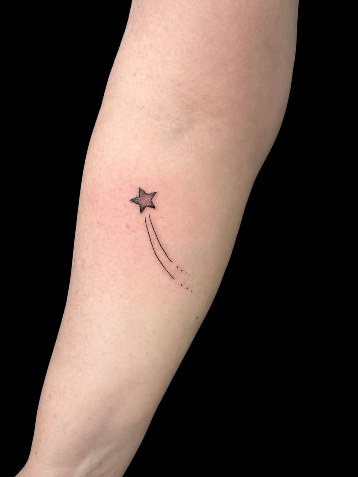 27 Shooting Star Tattoo Ideas: Delicate Designs That Capture Movement, Hope, and Wonder