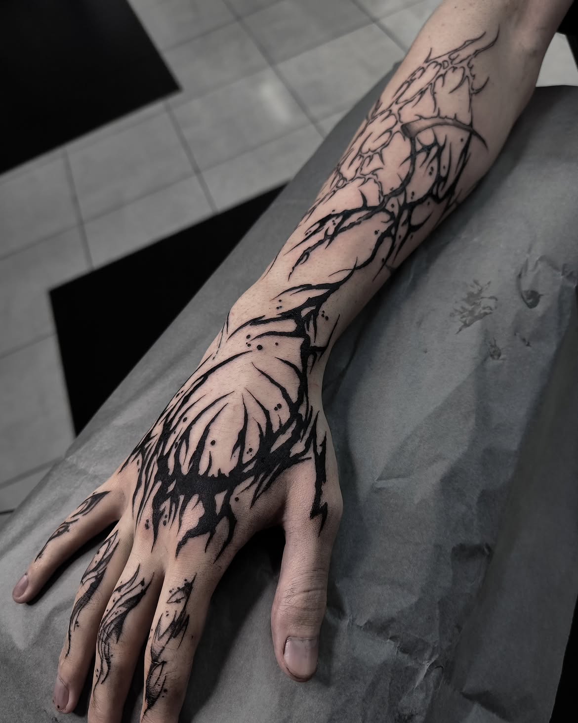28 Cybersigilism Tattoo Ideas: Dark Lines, Digital Rituals, and Futuristic Body Art