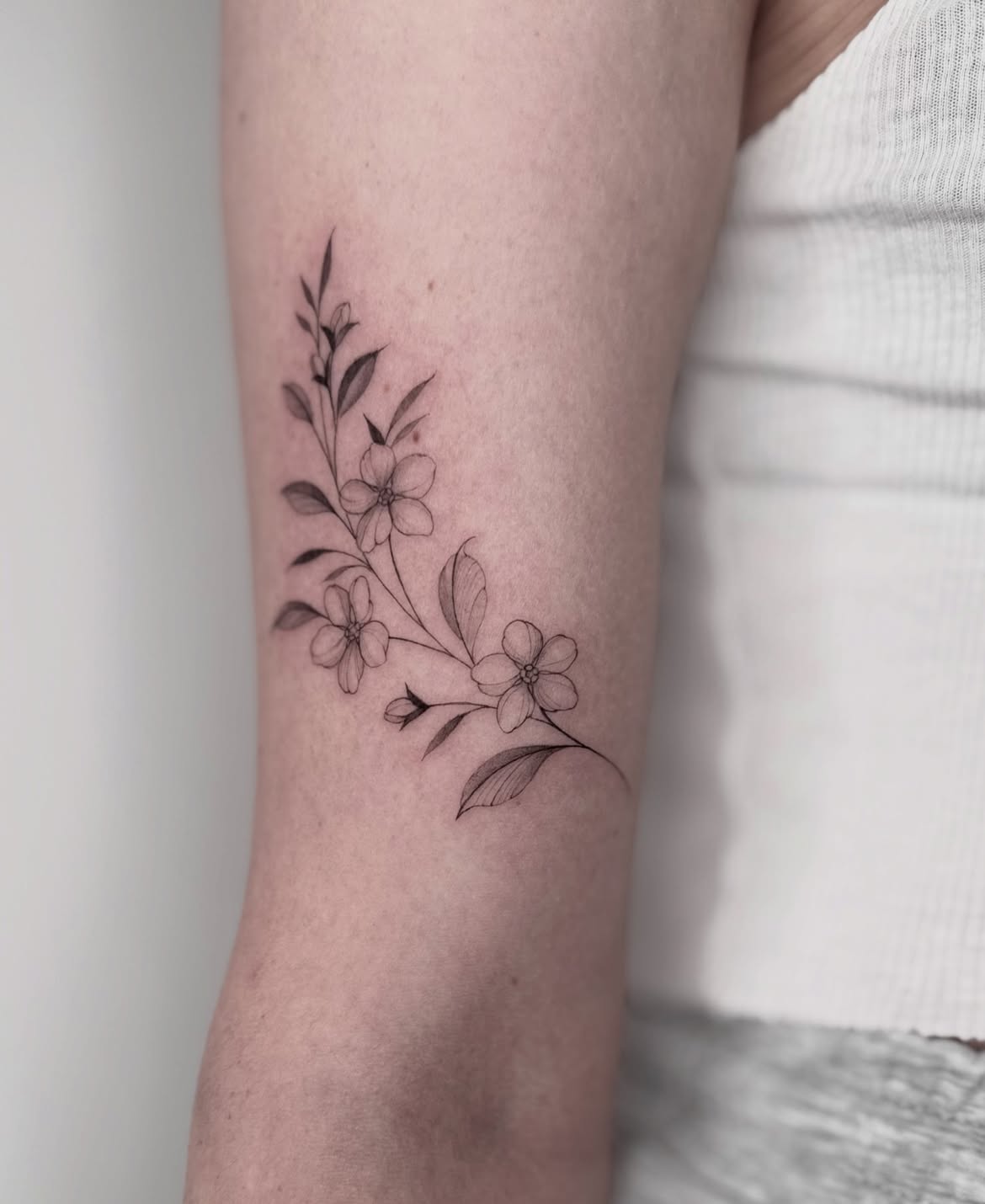 28 Forget Me Not Tattoo Ideas: Delicate Floral Designs with Timeless Meaning