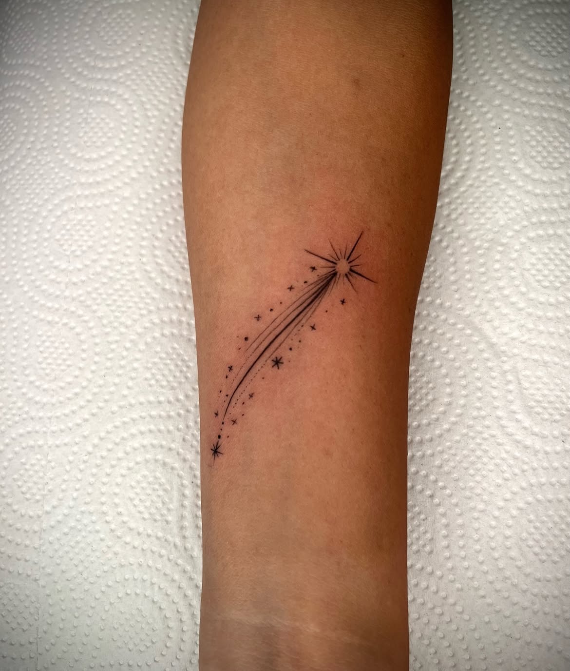 27 Shooting Star Tattoo Ideas: Delicate Designs That Capture Movement, Hope, and Wonder