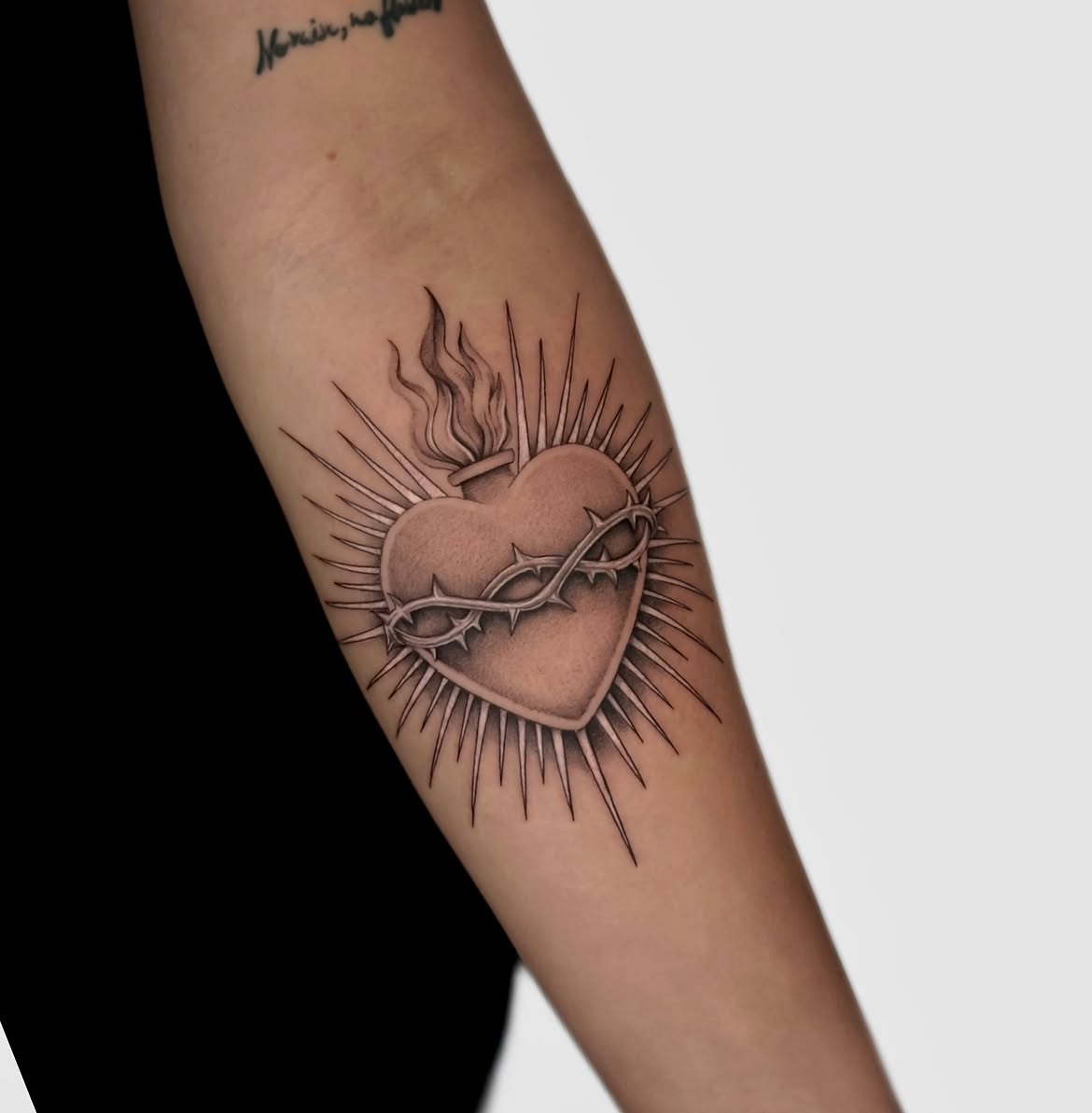 28 Sacred Heart Tattoo Ideas: From Delicate Fine Line Designs to Bold Traditional Ink