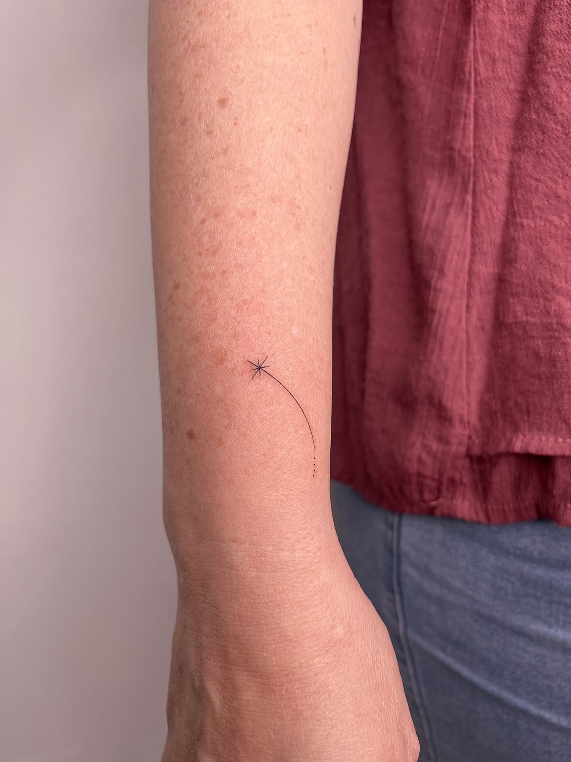 27 Shooting Star Tattoo Ideas: Delicate Designs That Capture Movement, Hope, and Wonder