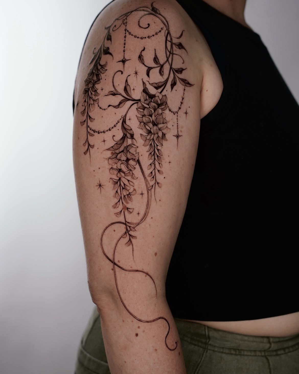 30 Beautiful Wisteria Tattoo Ideas That Capture the Romance of Nature