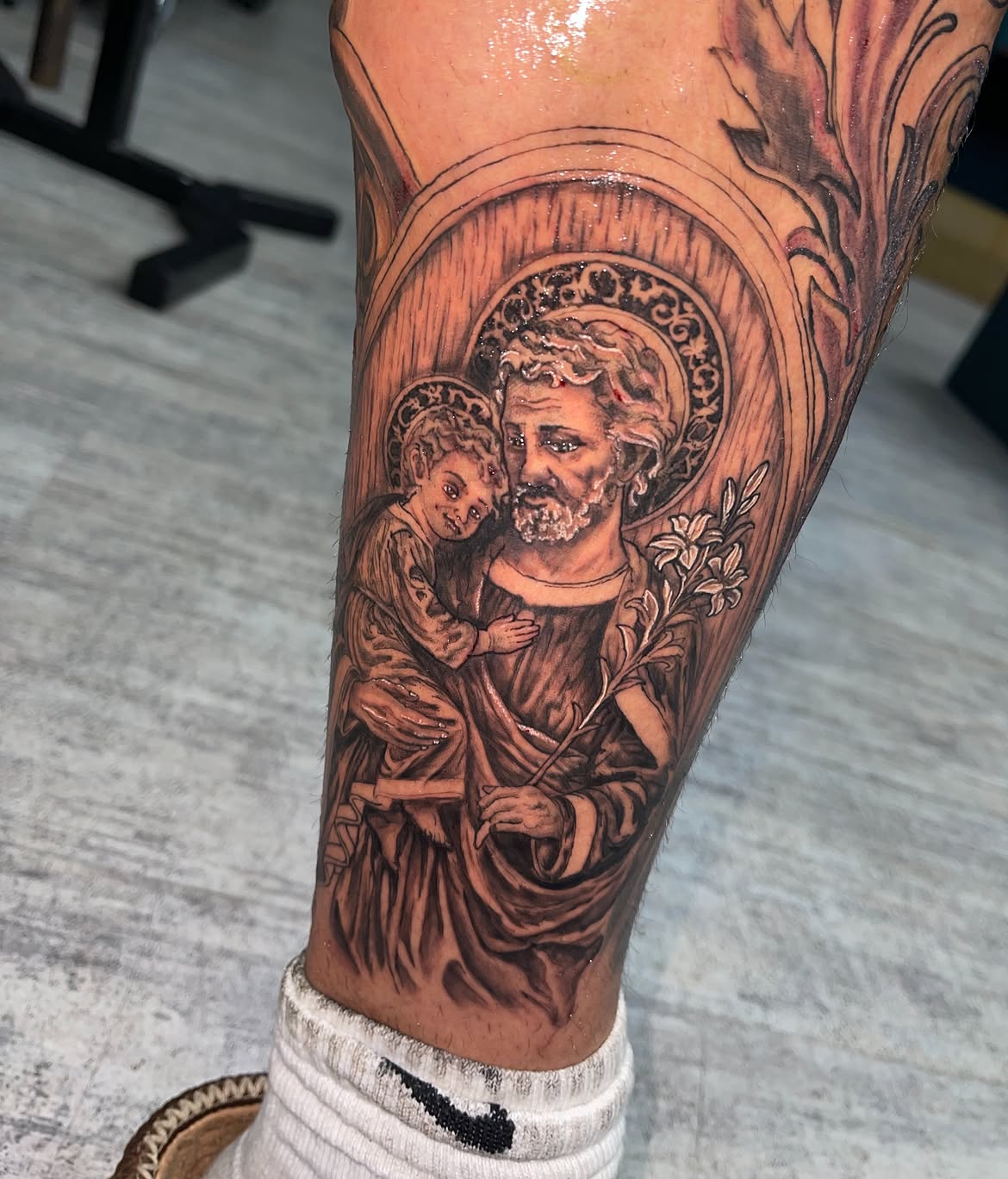 27 Saint Christopher Tattoo Ideas: From Fine Line Protection Symbols to Dramatic Religious Sleeves