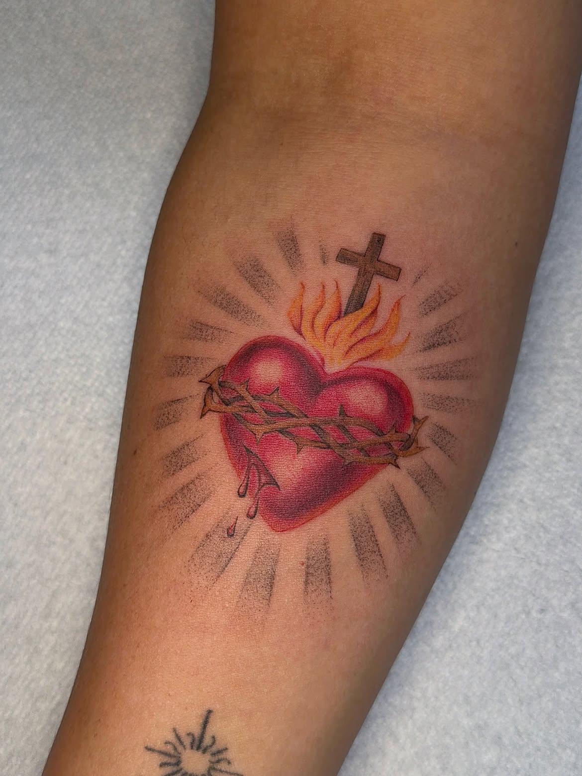 28 Sacred Heart Tattoo Ideas: From Delicate Fine Line Designs to Bold Traditional Ink