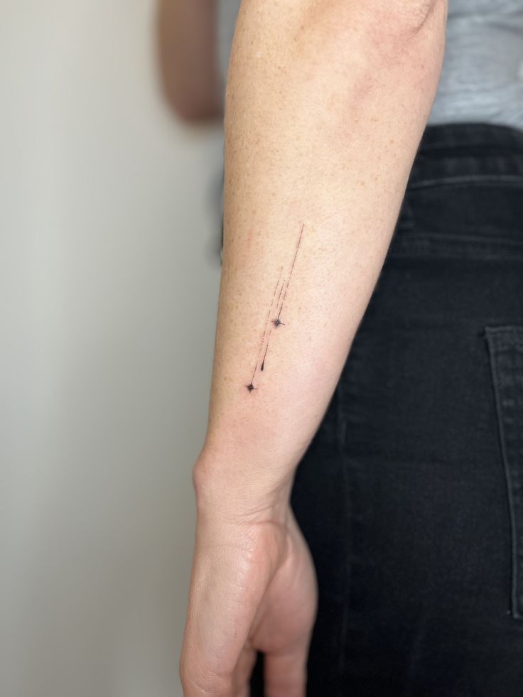 27 Shooting Star Tattoo Ideas: Delicate Designs That Capture Movement, Hope, and Wonder