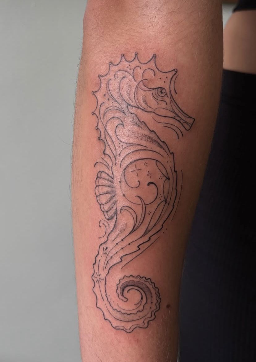 31 Seahorse Tattoo Ideas: Beautiful Designs That Capture the Magic of the Ocean