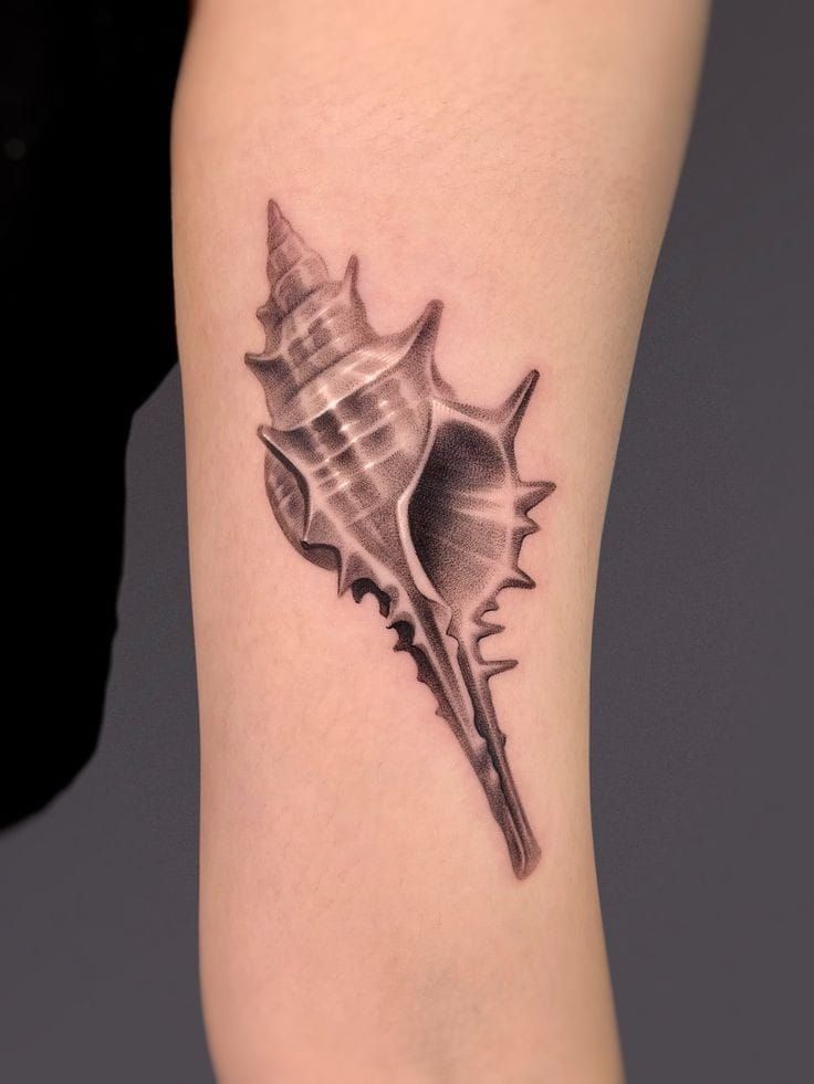29 Micro Realism Tattoo Ideas: Tiny Details With a Big Visual Impact